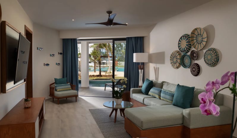 Preferred Club Master Suite Swim-Out Adults Only, Sofa